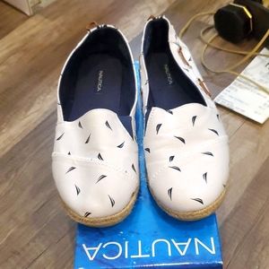 Barely worn sailboat flats